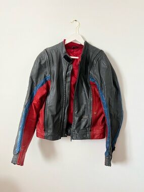 Leather Jacket BMW Motorrad GmbH+Co.
by Gludici - Italy